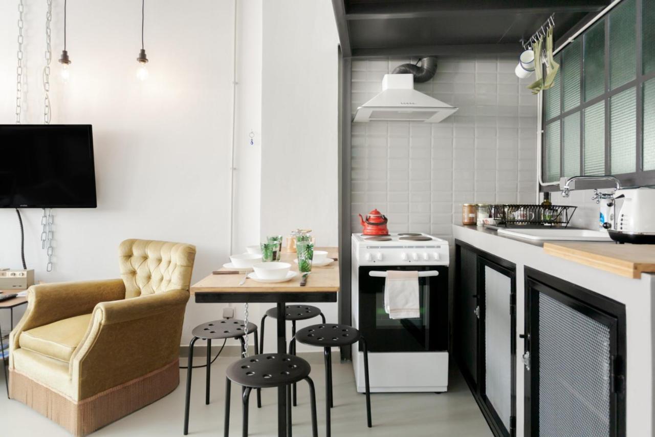 Monastiraki Factory Citycenter- Unspoiled Athens Apartments エクステリア 写真